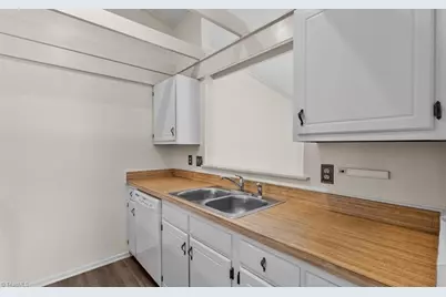 2645 Cottage Place, Greensboro, NC 27455 - Photo 13