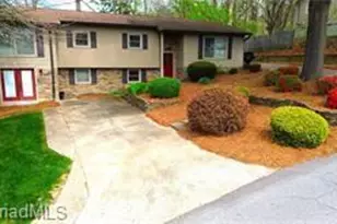 1524 Holly Cir, Wilkesboro, NC 28697 - Photo 3