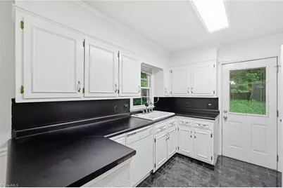 814 Baker Drive, Haw River, NC 27258 - Photo 15