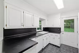 814 Baker Dr, Haw River, NC 27258 - Photo 15