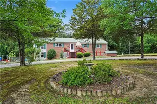 202 Arrowood Ln, Jamestown, NC 27282 - Photo 3
