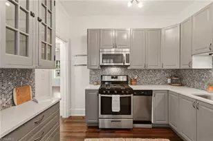 906 W Market St, Greensboro, NC 27401 - Photo 9