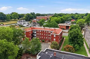 906 W Market St, Greensboro, NC 27401 - Photo 25