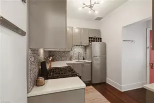 906 W Market St, Greensboro, NC 27401 - Photo 11