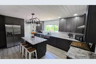912 Overlook Avenue, Eden, NC 27288 - Photo 3