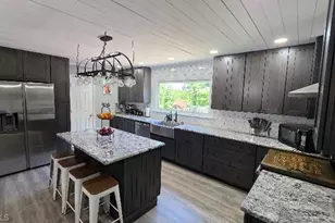 912 Overlook Ave, Eden, NC 27288 - Photo 5
