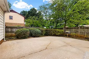 306 Leland Dr, Greensboro, NC 27455 - Photo 37
