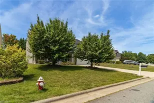 3706 Single Leaf Cir, High Point, NC 27265 - Photo 3