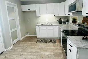 21 Park Village Ln, Greensboro, NC 27455 - Photo 9