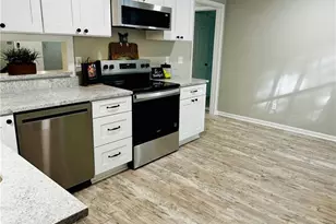 21 Park Village Ln, Greensboro, NC 27455 - Photo 11