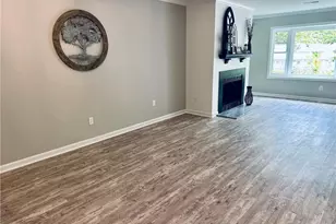21 Park Village Ln, Greensboro, NC 27455 - Photo 7