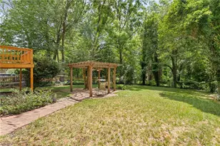 832 Knollwood St, Winston-Salem, NC 27103 - Photo 31