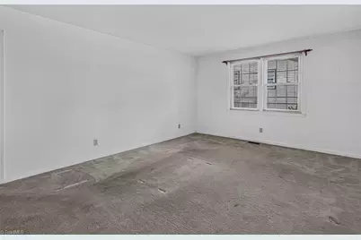 2000 N Holden Road, Greensboro, NC 27408 - Photo 5