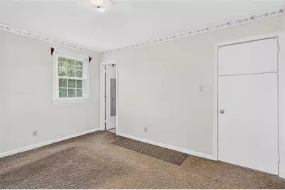 2000 N Holden Road, Greensboro, NC 27408 - Photo 9