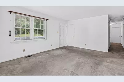 2000 N Holden Road, Greensboro, NC 27408 - Photo 3