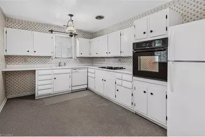 2000 N Holden Road, Greensboro, NC 27408 - Photo 7