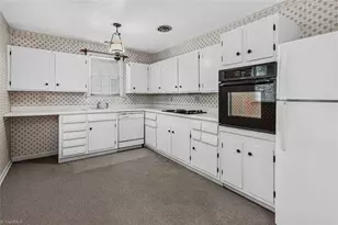 2000 N Holden Rd, Greensboro, NC 27408 - Photo 7