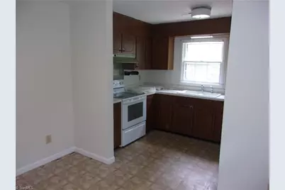 2706 Miriam Court, High Point, NC 27263 - Photo 11