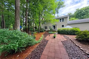 5810 Spanish Oak Dr, Greensboro, NC 27409 - Photo 3