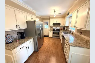5810 Spanish Oak Drive, Greensboro, NC 27409 - Photo 7