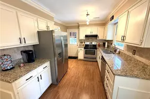 5810 Spanish Oak Dr, Greensboro, NC 27409 - Photo 7