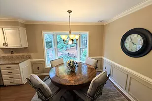 5810 Spanish Oak Dr, Greensboro, NC 27409 - Photo 9
