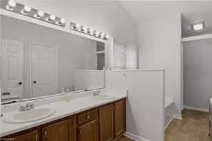 6 Hickory Knoll Ct, Greensboro, NC 27407 - Photo 17
