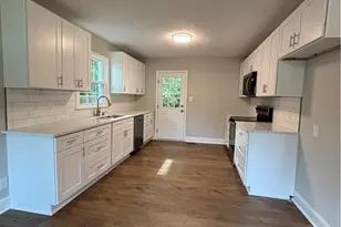1348 Calvert Dr, Winston-Salem, NC 27107 - Photo 3