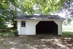 511 Cheeks Ln, Graham, NC 27253 - Photo 5
