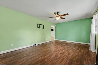 525 N Carr Street, Mebane, NC 27302 - Photo 5
