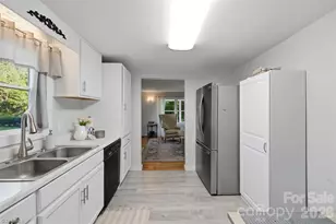32 W Highland Ave, Granite Falls, NC 28630 - Photo 13