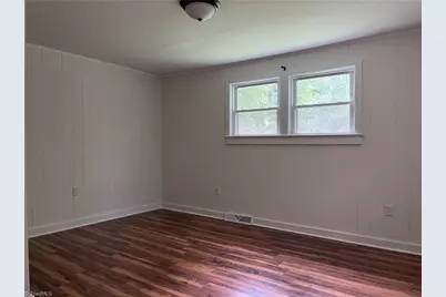 15 Hawthorne Lane, Lexington, NC 27295 - Photo 5