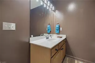 1719 Brittany Ridge Dr, Kernersville, NC 27284 - Photo 23