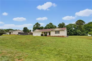 1719 Brittany Ridge Dr, Kernersville, NC 27284 - Photo 31