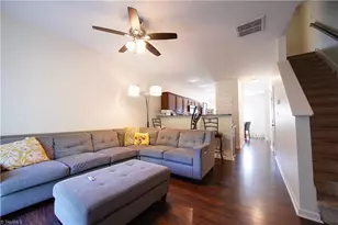 127 Sommerwall Pl, Greensboro, NC 27405 - Photo 7
