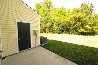 127 Sommerwall Place, Greensboro, NC 27405 - Photo 9