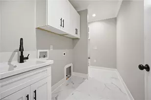 5405 Monterey Glen Ct, Browns Summit, NC 27214 - Photo 7