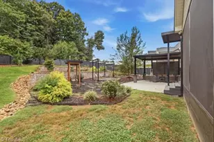 179 Pipers Rdg W, Winston-Salem, NC 27127 - Photo 39