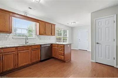 7518 Prindle Lake Drive, Charlotte, NC 28277 - Photo 11