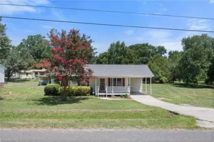 1525 Canstaff Dr, Kernersville, NC 27284 - Photo 3
