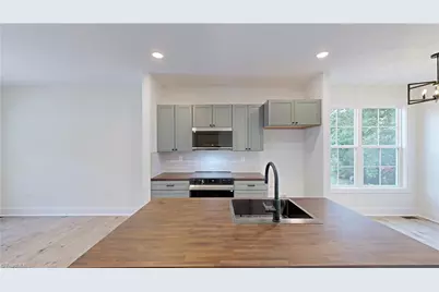 18 Cramer Street, Thomasville, NC 27360 - Photo 15