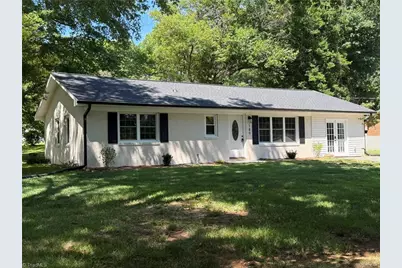189 W Cleve Street, Mount Airy, NC 27030 - Photo 1