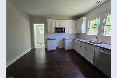 106 S Fieldcrest Road, Eden, NC 27288 - Photo 3