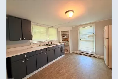 407 E Street, North Wilkesboro, NC 28659 - Photo 15