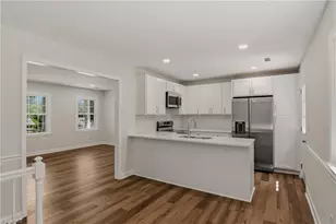 1160 Castlegate Dr, Winston-Salem, NC 27103 - Photo 13