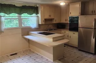 386 Otis Brown Dr, North Wilkesboro, NC 28659 - Photo 5