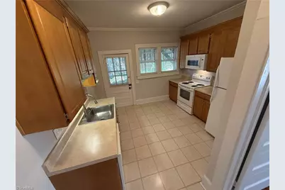 1409 Pilot View Street #2, Winston-Salem, NC 27101 - Photo 7