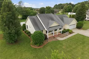 210 Jane Sowers Rd, Statesville, NC 28625 - Photo 5