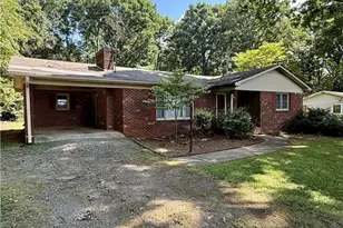 542 W R Gillespie Rd, Dobson, NC 27017 - Photo 3