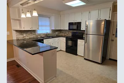 4680 Forest Manor Drive, Winston-Salem, NC 27103 - Photo 7